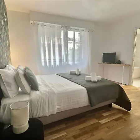 Maxime By Terry's Homes 아파트